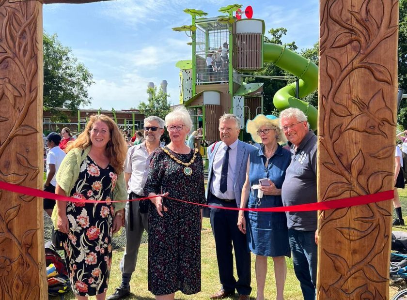 mayor opens new play area at Woodford Park