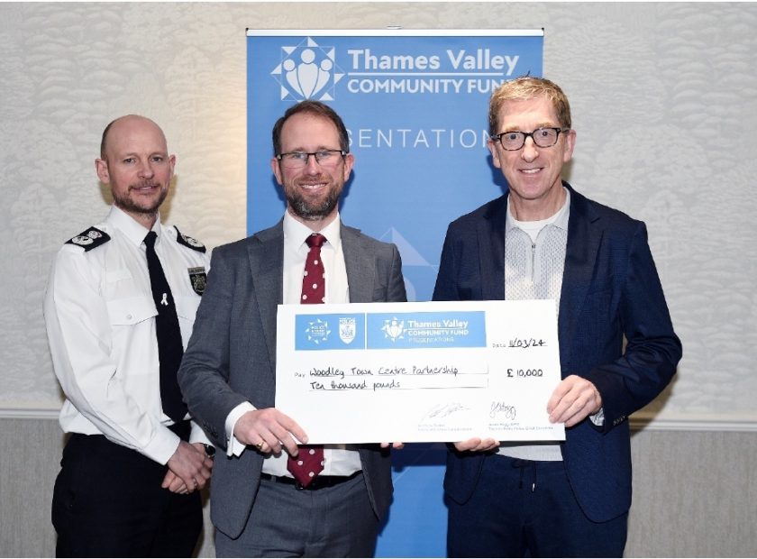 police community fund donates £10,000 towards the installation of CCTV in Woodley town centre